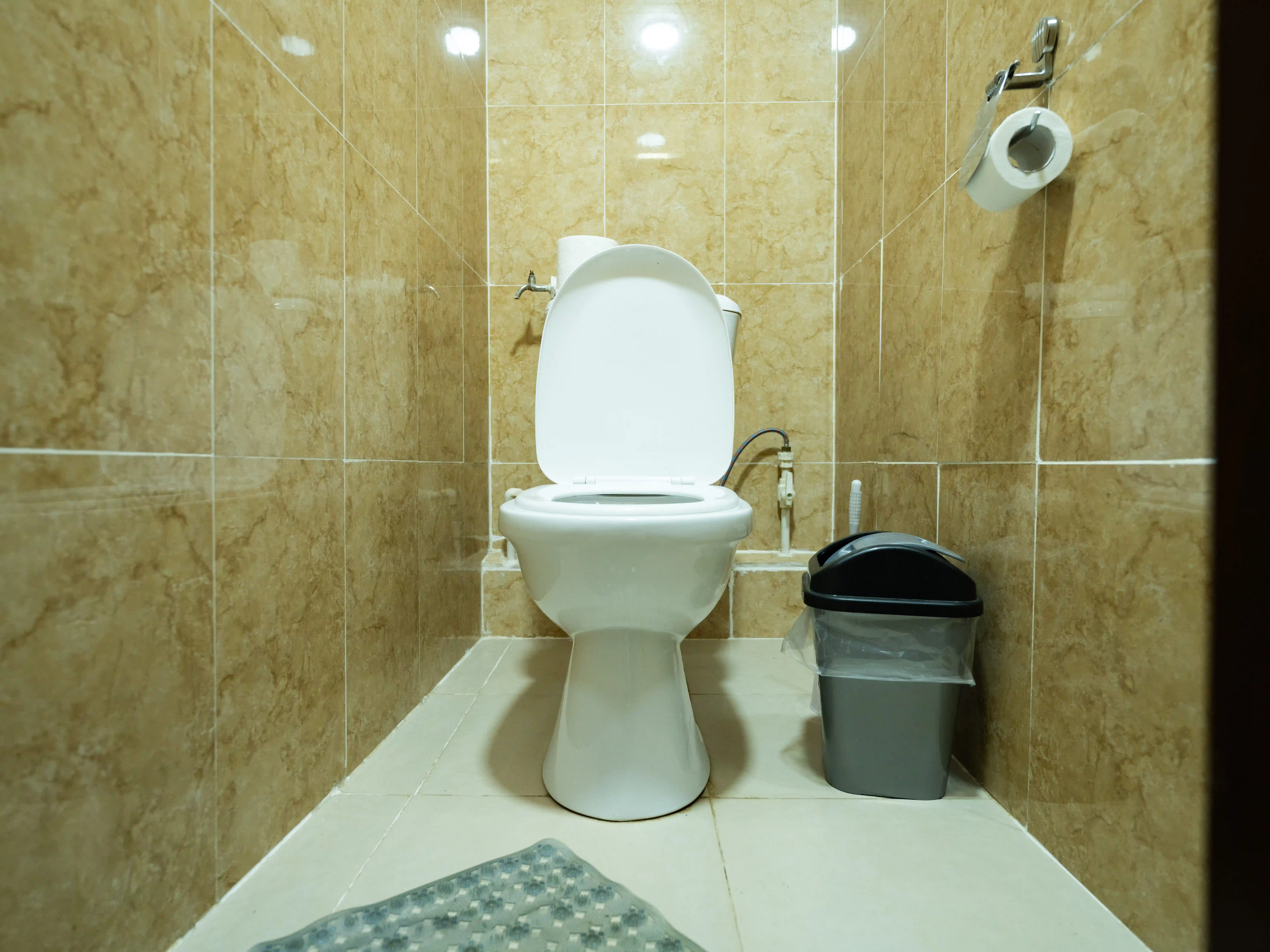 8-person Cottage Interior 1