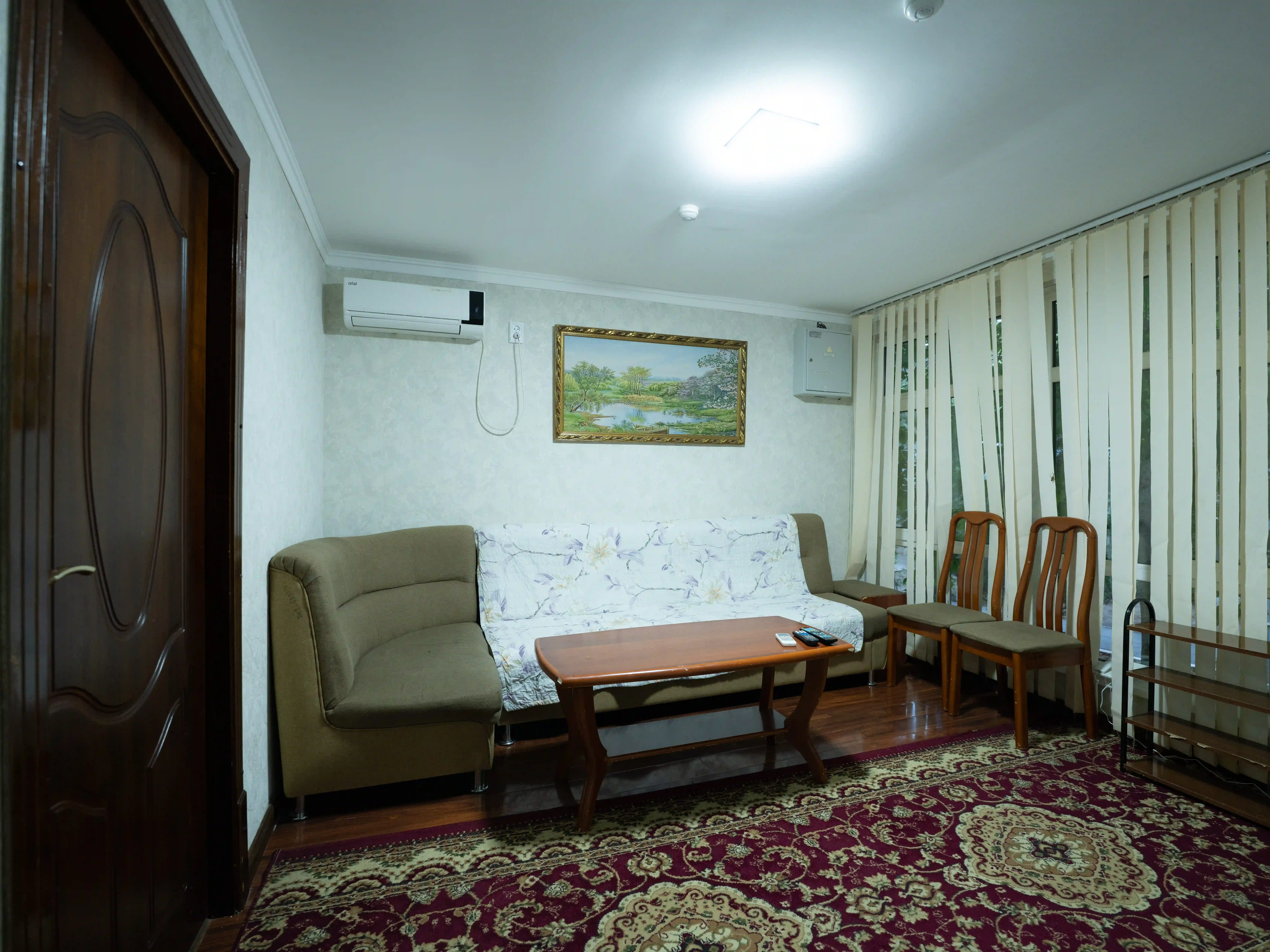 8-person Cottage Interior 3