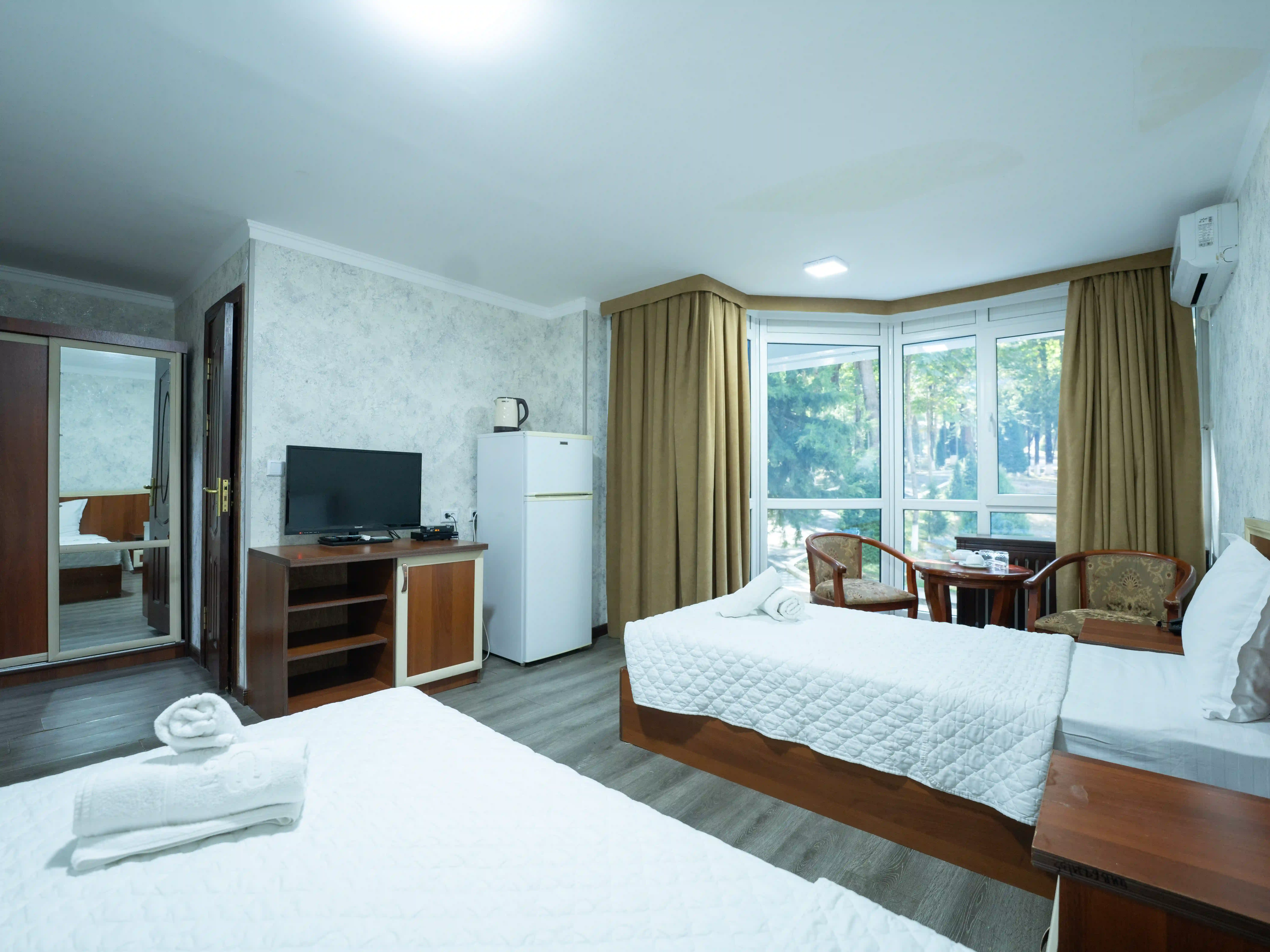 Standard 2-person Room Interior 4